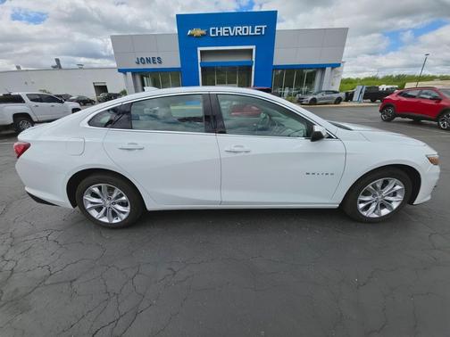 Summit White 2021 Chevrolet Malibu LT