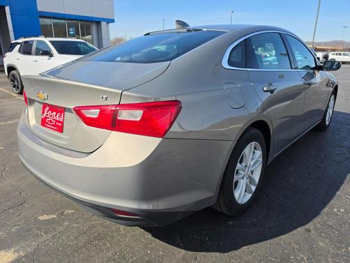 2017 Chevrolet Malibu 1LT