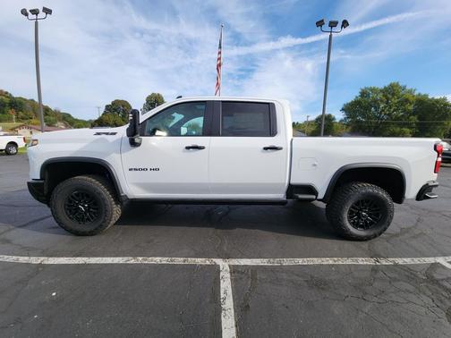 2025 Chevrolet Silverado 2500 4WD Crew Cab Standard Bed ZR2