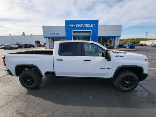 2025 Chevrolet Silverado 2500 4WD Crew Cab Standard Bed ZR2