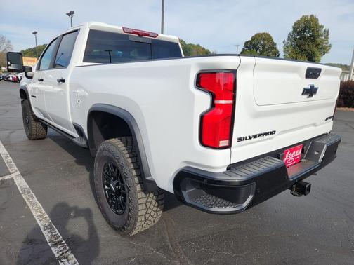 2025 Chevrolet Silverado 2500 4WD Crew Cab Standard Bed ZR2