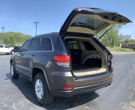 Photo 5 of 32 of 2018 Jeep Grand Cherokee Laredo E