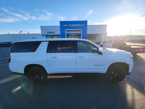 2024 Chevrolet Suburban 4WD High Country