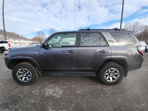 2022 Toyota 4Runner TRD Off Road