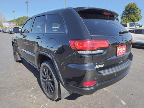 2022 Jeep Grand Cherokee Laredo
