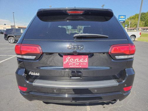 2022 Jeep Grand Cherokee Laredo