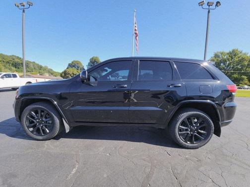 2022 Jeep Grand Cherokee Laredo