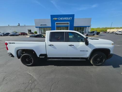 Black 2025 Chevrolet Silverado 2500 Custom