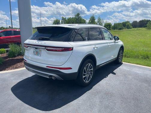 Pristine White Metallic Tri-Coat 2022 Lincoln Corsair Standard