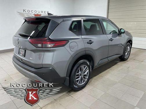 Champagne Silver Metallic 2022 Nissan Rogue S