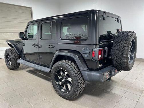 Black Clearcoat 2018 Jeep Wrangler Unlimited Sahara