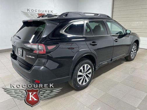 Crystal Black Silica 2023 Subaru Outback Premium