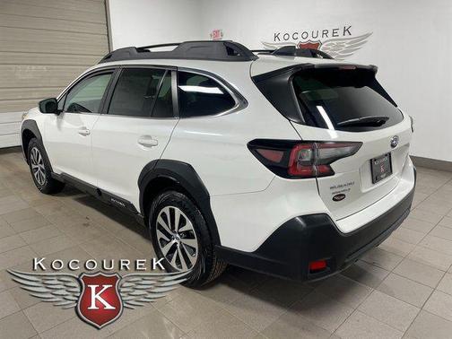 Crystal White Pearl 2025 Subaru Outback Premium