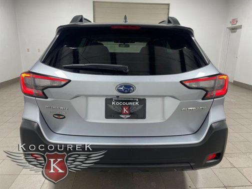 Ice Silver Metallic 2025 Subaru Outback Premium