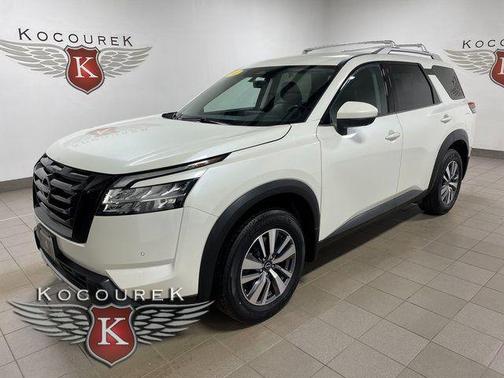 2023 Nissan Pathfinder SL 4WD