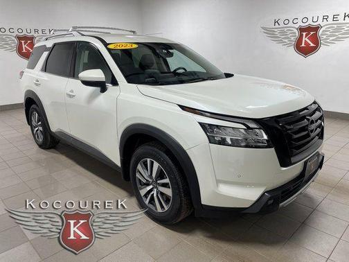 2023 Nissan Pathfinder SL 4WD