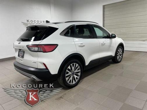 2022 Ford Escape Titanium