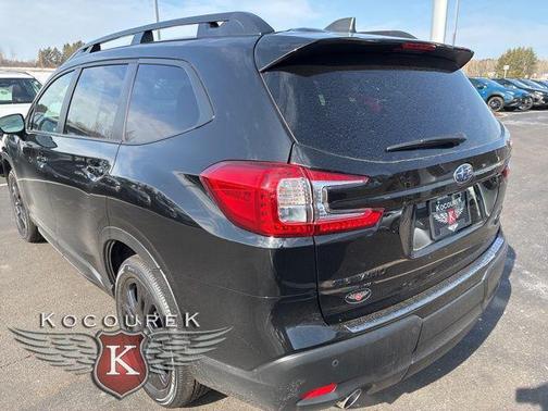 Crystal Black Silica 2026 Subaru Ascent Onyx Edition Touring 7-Passenger