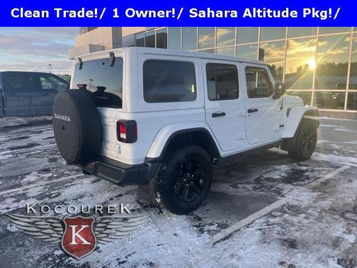 2023 Jeep Wrangler 4-Door Sahara Altitude 4x4