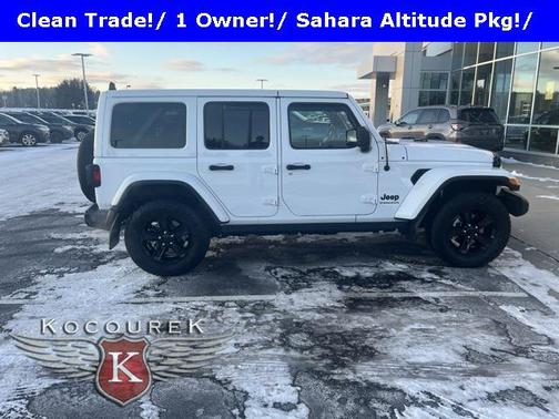 2023 Jeep Wrangler 4-Door Sahara Altitude 4x4