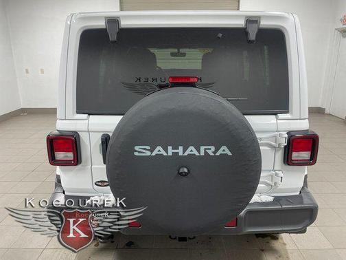 2023 Jeep Wrangler 4-Door Sahara Altitude 4x4