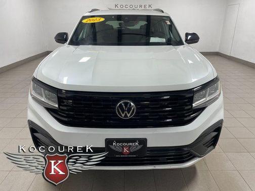 Pure White 2023 Volkswagen Atlas Cross Sport 2.0T SEL