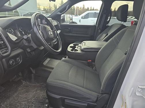 2021 RAM 2500 Tradesman Crew Cab 4x4 6'4' Box