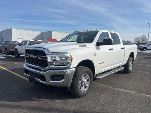 2021 RAM 2500 Tradesman Crew Cab 4x4 6'4' Box