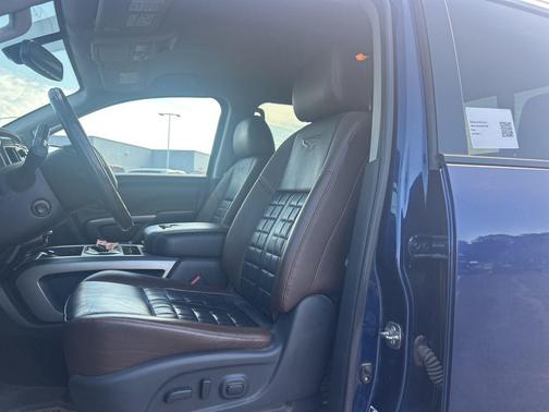 Deep Blue Pearl 2018 Nissan Titan PRO-4X
