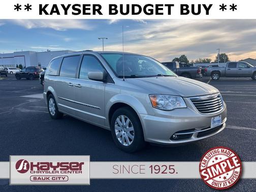 2016 Chrysler Town & Country Touring
