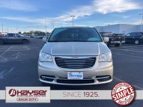 2016 Chrysler Town & Country Touring