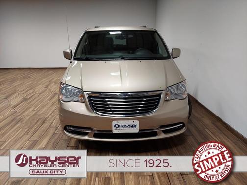 2016 Chrysler Town & Country Touring
