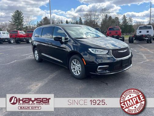 Diamond Black Crystal Pearlcoat 2026 Chrysler Pacifica L