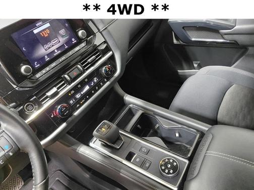 2024 Nissan Pathfinder SV 4WD