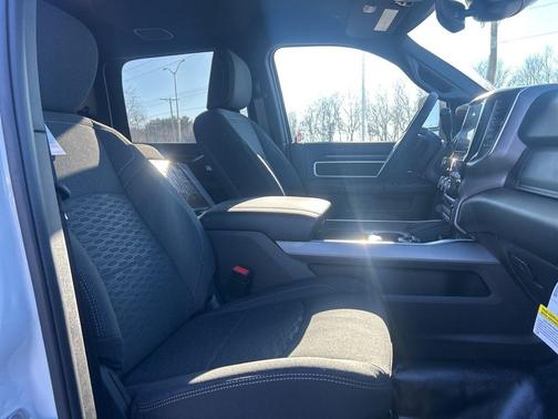 2026 RAM 3500 Big Horn Crew Cab 4x4 8' Box