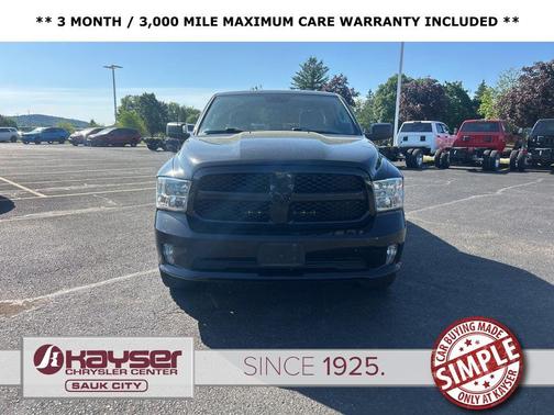 Brilliant Black Crystal Pearlcoat 2017 RAM 1500 Express