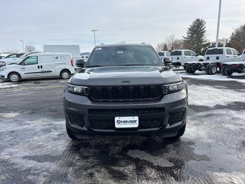 Baltic Gray Metallic Clearcoat 2025 Jeep Grand Cherokee L Altitude