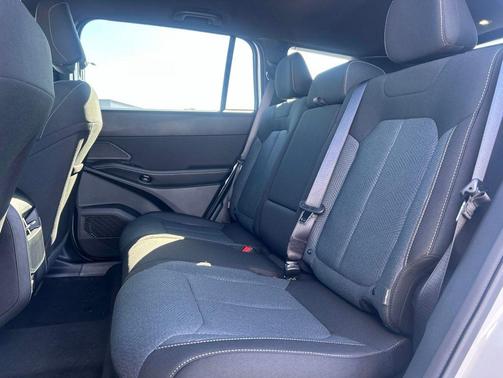 Bright White Clearcoat 2026 Jeep Cherokee Laredo