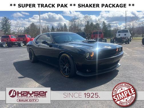 Pitch Black Clearcoat 2015 Dodge Challenger R/T Plus