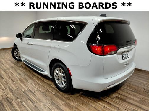 2021 Chrysler Voyager LX