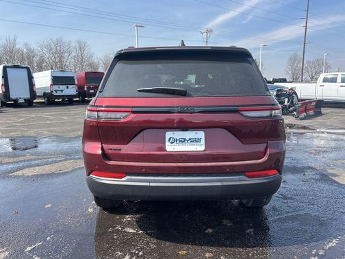 Velvet Red Pearlcoat 2026 Jeep Grand Cherokee Altitude