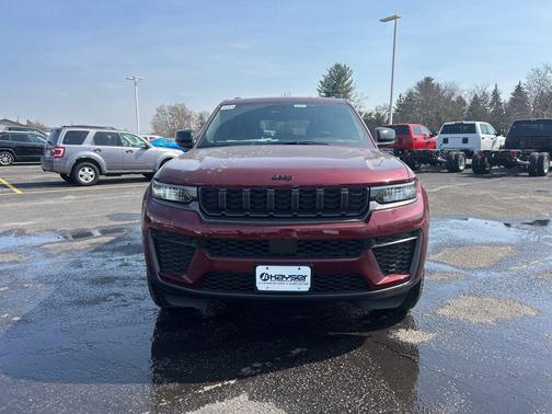 Velvet Red Pearlcoat 2026 Jeep Grand Cherokee Altitude