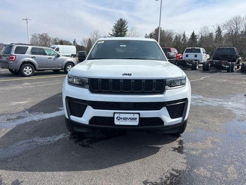 Bright White Clearcoat 2026 Jeep Grand Cherokee L Altitude
