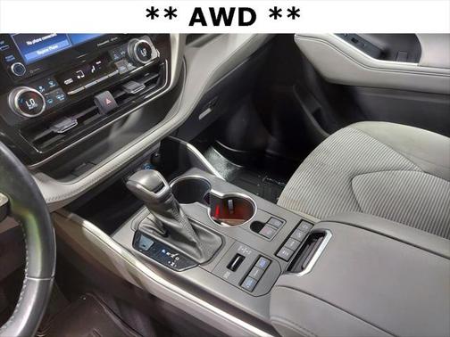 2022 Toyota Highlander LE