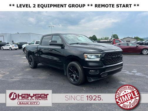 Diamond Black Crystal Pearlcoat 2022 RAM 1500 Sport
