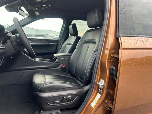 Copper Shino Metallic Clearcoat 2026 Jeep Grand Cherokee Limited