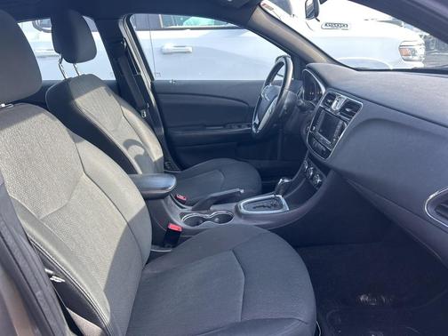 2011 Chrysler 200 Touring