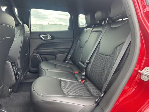 Red Hot Pearlcoat 2026 Jeep Compass Latitude