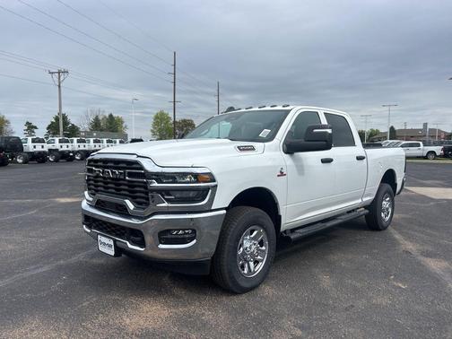 Bright White Clearcoat 2026 RAM 3500 Tradesman Crew Cab 4x4 6'4' Box