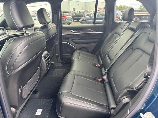 Fathom Blue Pearlcoat 2026 Jeep Grand Cherokee Limited